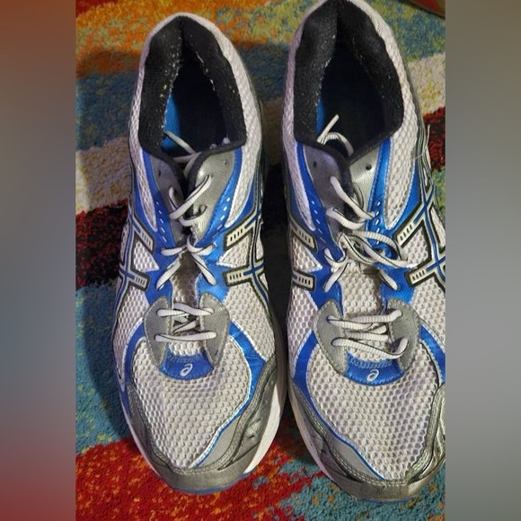 Asics sneakers - Picture 1 of 2